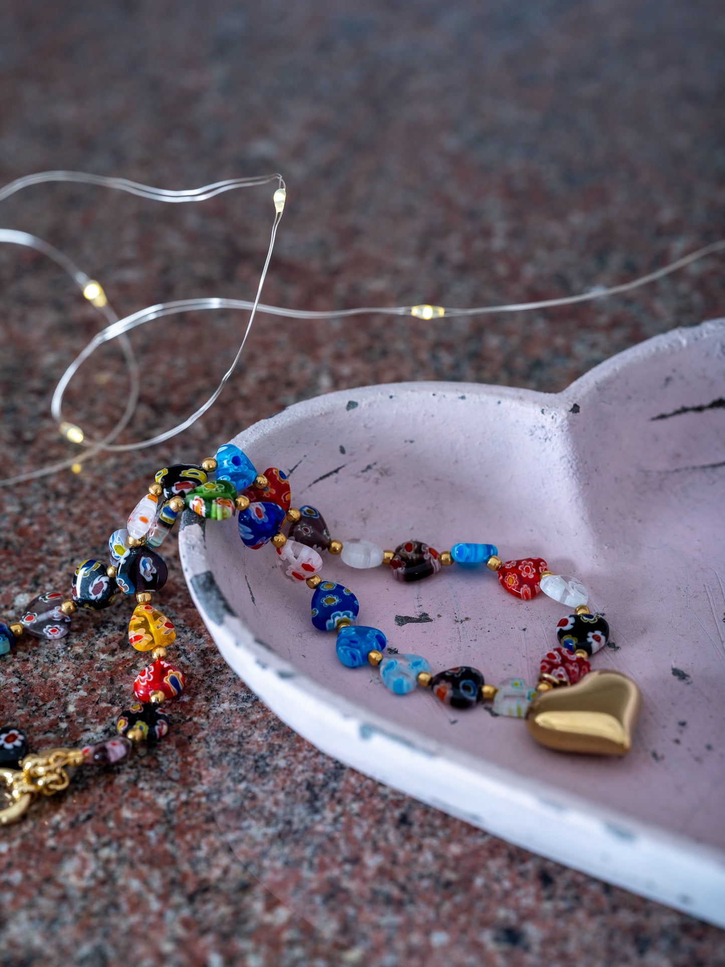 Collana con cuori e stelle in vetro di Murano e ciondolo in acciaio